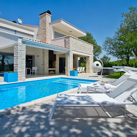 Perini Ferienhaus *