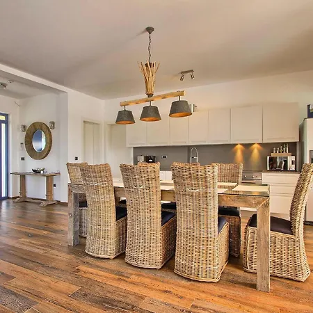 Perini Prázdninový dům *